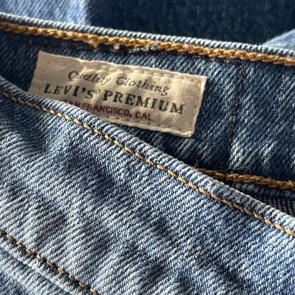 Levi’s SZ 24 Wedgie Jeans Button-Fly Distressed Frayed Hems Medium Wash Blue - Picture 10 of 12